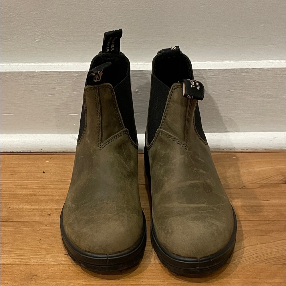 Blundstone Olive Green leather Classic Chelsea boots 2052